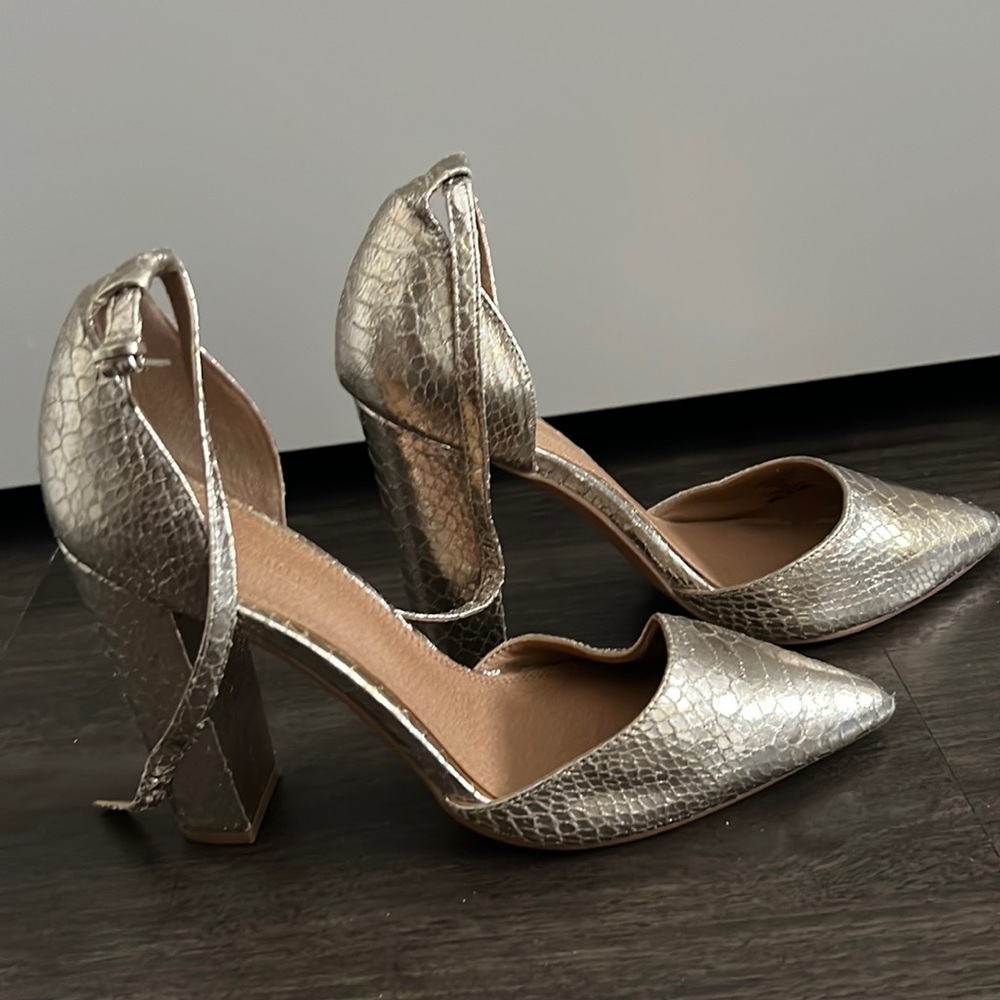 ASOS gold snakeskin block heel - Picture 2 of 3
